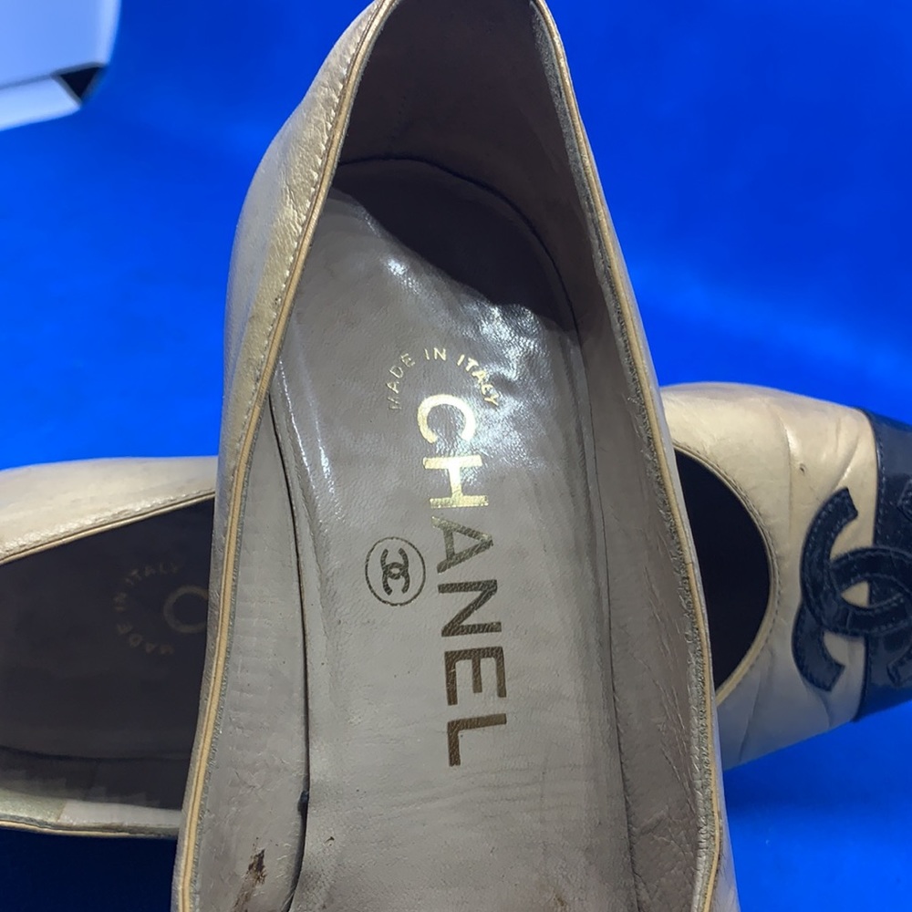 Chanel Vintage iconic signature bi color leather‎ CC heels - Picture 9 of 14
